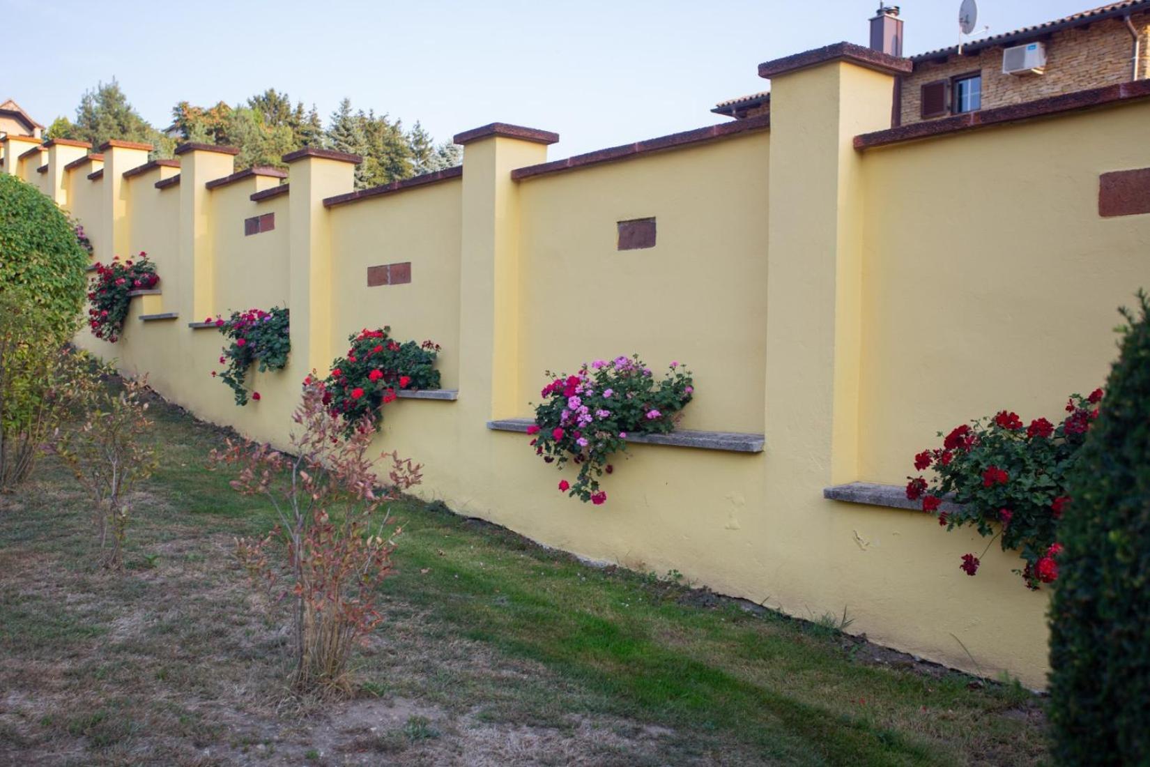 Kondics Apartmanhaz Sarvar Exterior photo