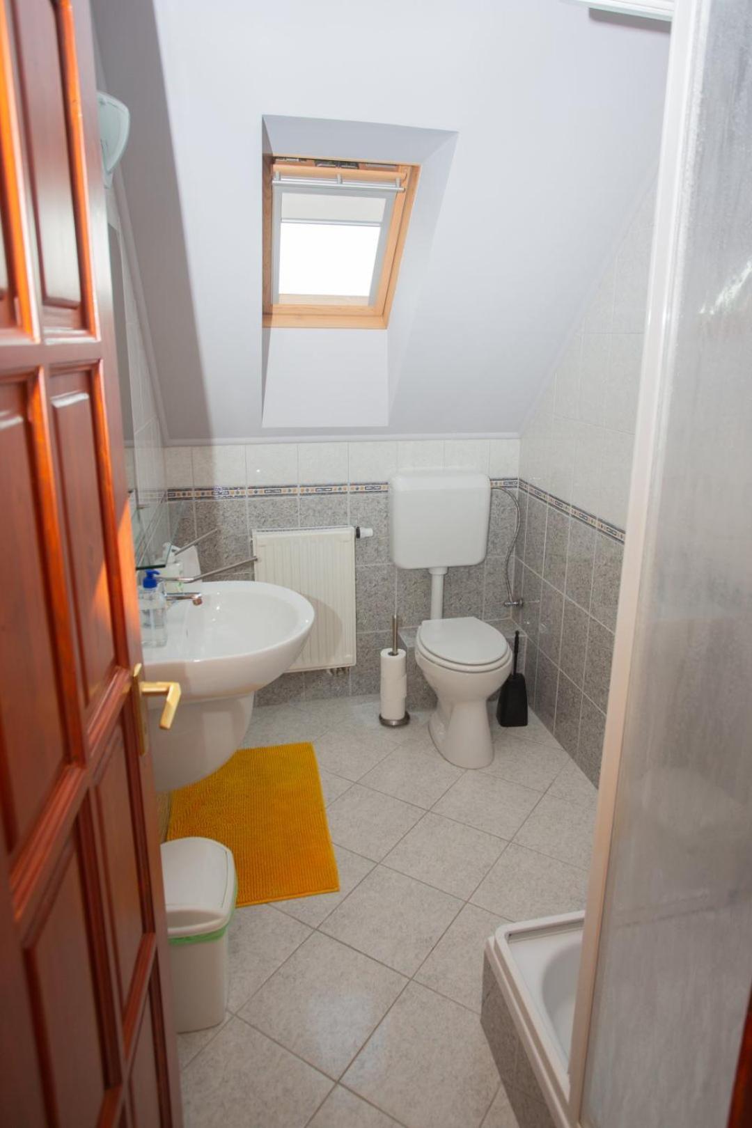 Kondics Apartmanhaz Sarvar Exterior photo