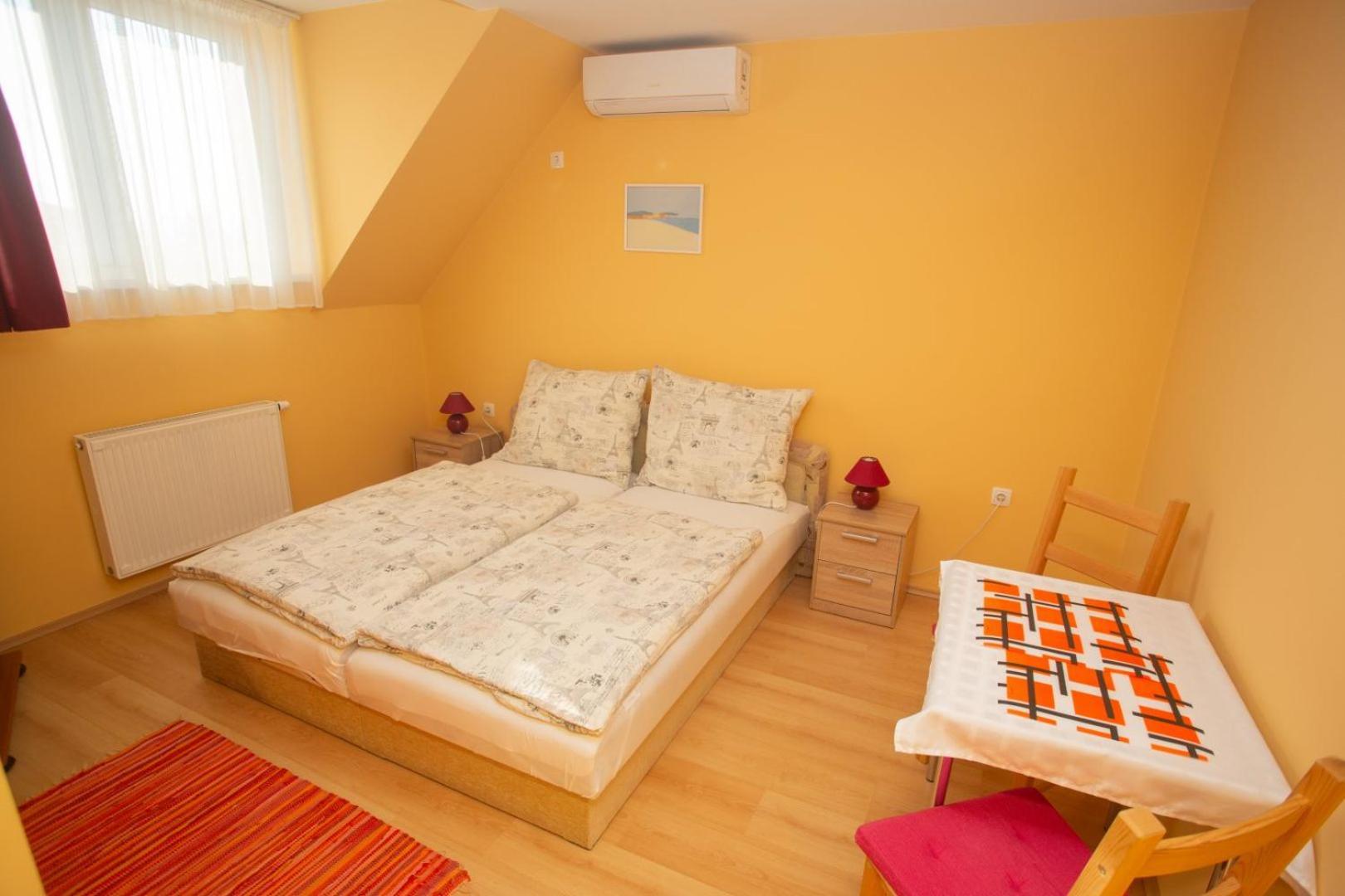 Kondics Apartmanhaz Sarvar Exterior photo