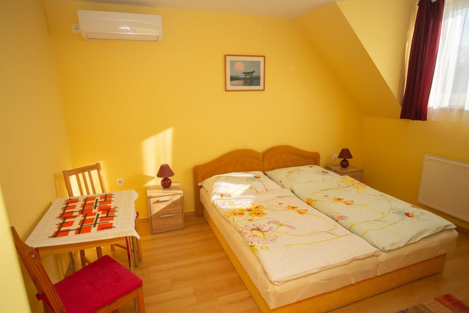 Kondics Apartmanhaz Sarvar Exterior photo