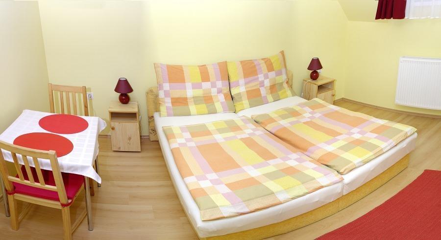 Kondics Apartmanhaz Sarvar Room photo