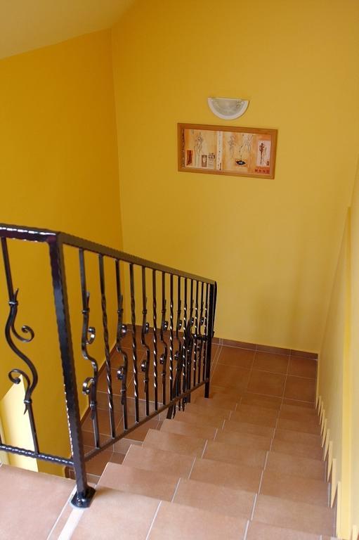 Kondics Apartmanhaz Sarvar Exterior photo