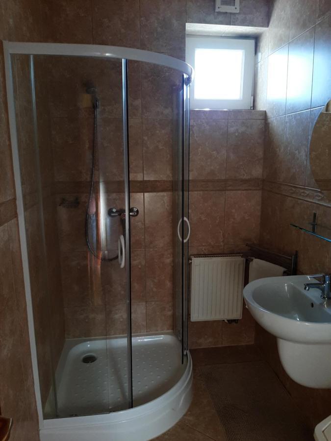 Kondics Apartmanhaz Sarvar Exterior photo